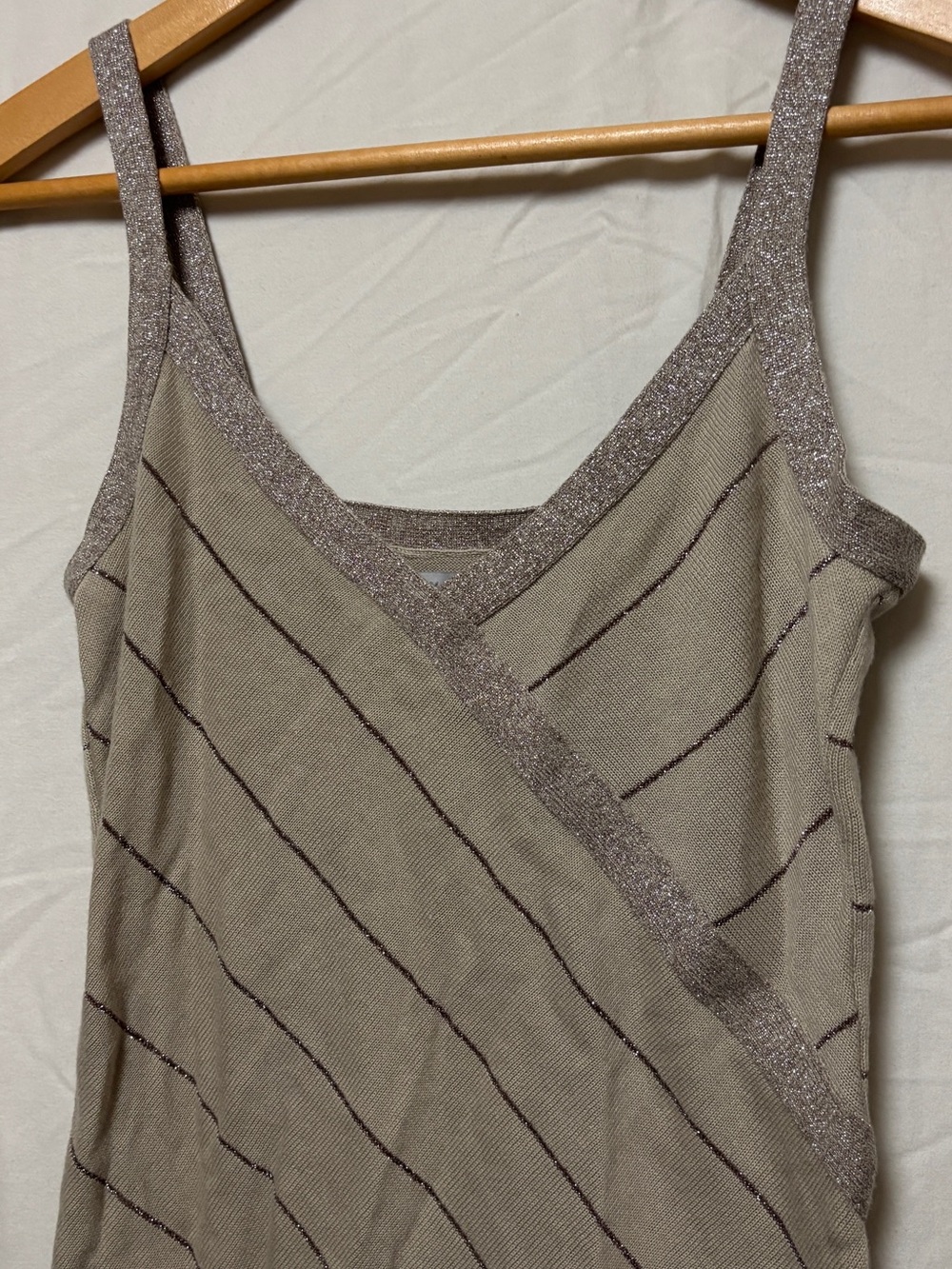 3/$25 2000’s Oldnavy sparkly tan tank top - Picture 2 of 5